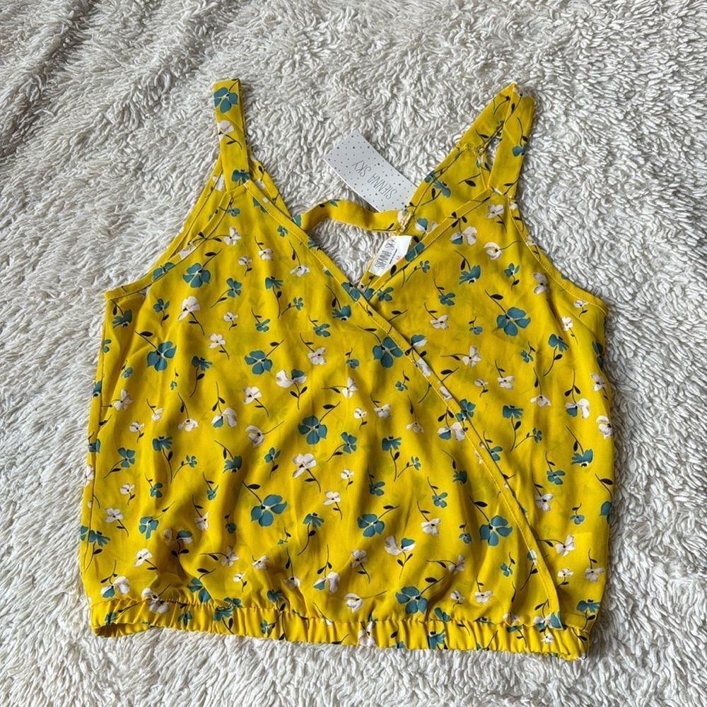 NWT Sienna Sky Yellow Floral Tank Top size Medium